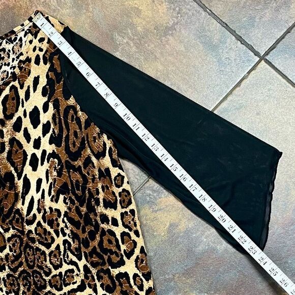Lavish Animal Print Cheetah Sheer 3/4 Sleeve Blouse 1X - Picture 5 of 11